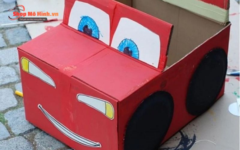 Làm ô tô bằng giấy sơn màu đỏ